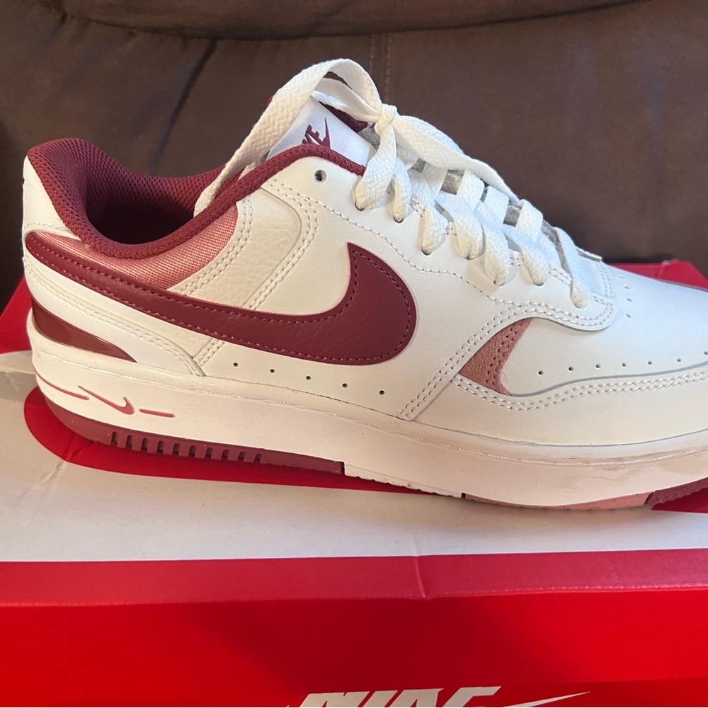 Women’s Nike Sneakers